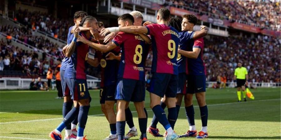 سبورت : برشلونة يفتح باب الرحيل لثلاثة من لاعبيه