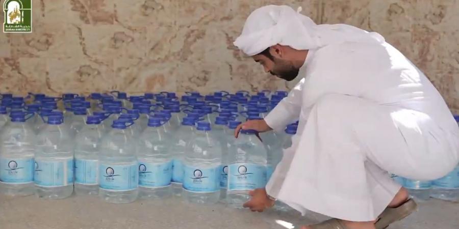 بلدية الشارقة تحذّر من تداول مياه زمزم وتدعو المستهلكين للامتناع عن شرائها من الأسواق المحلية