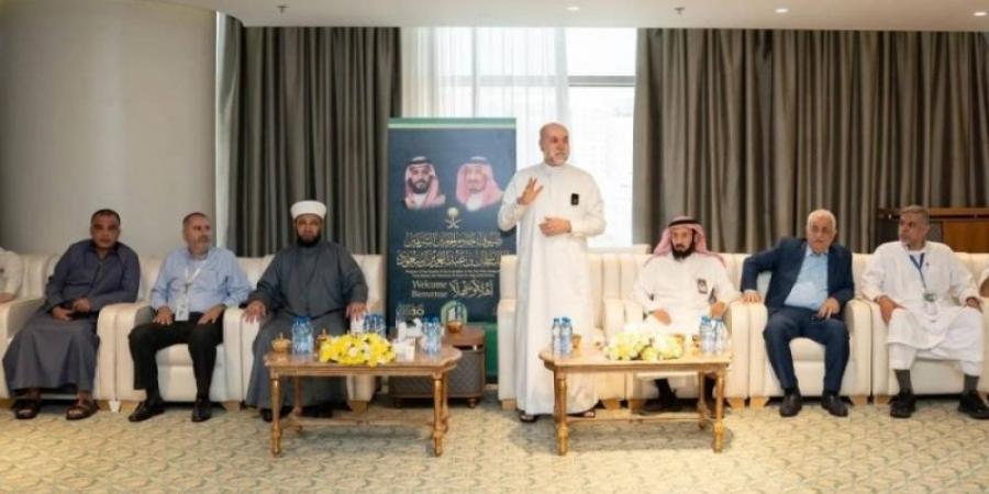 الهباش ووزير الأوقاف يلتقيان بالحجاج الفلسطينيين المستضافين ضمن برنامج ضيوف خادم الحرمين الشريفين