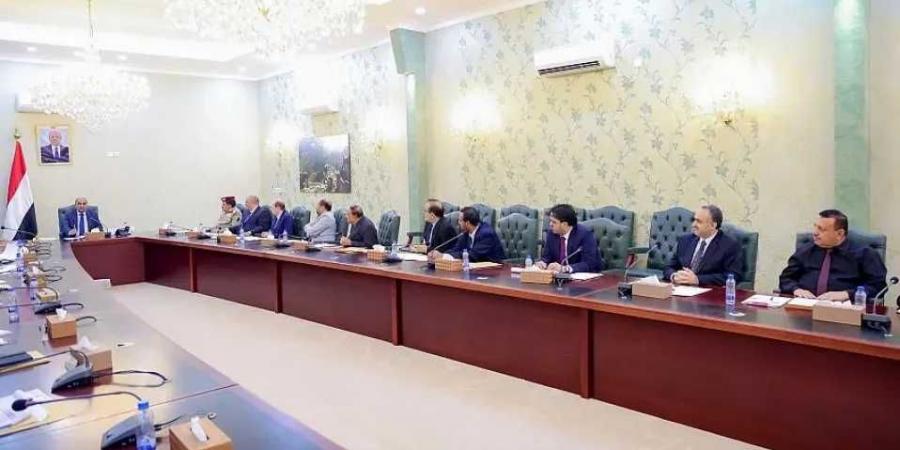 رئيس الوزراء بن بريك يعلن إطلاق ”خطة طوارئ لـ100 يوم” في عدن