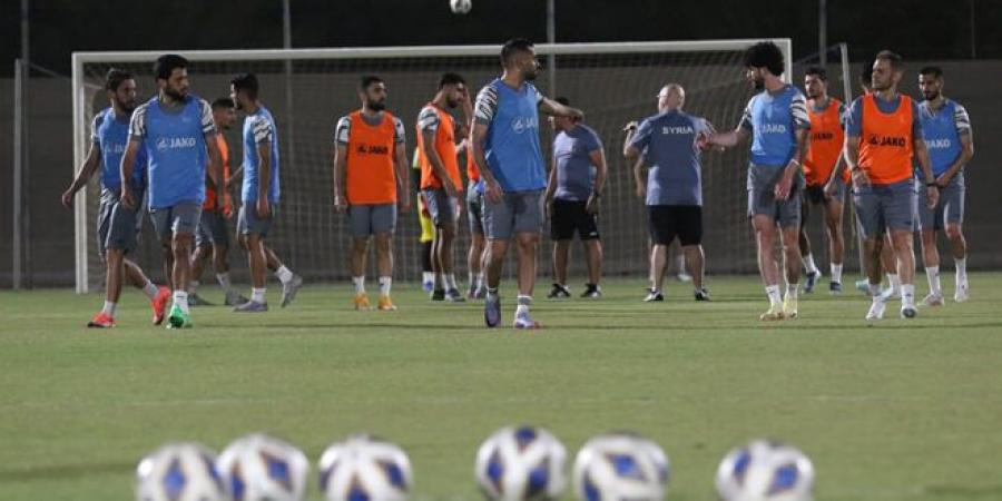 منتخب سوريا لكرة القدم يبدأ معسكره التدريبي في السعودية تحضيراً للقاء نظيره الأفغاني بتصفيات كأس آسيا
