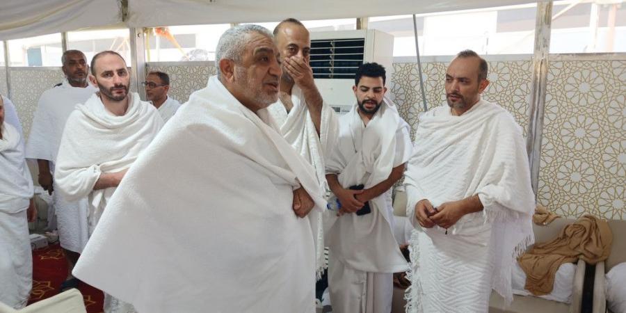 وزير الأوقاف يتفقد حجاج البعثة الأردنية في عرفات
