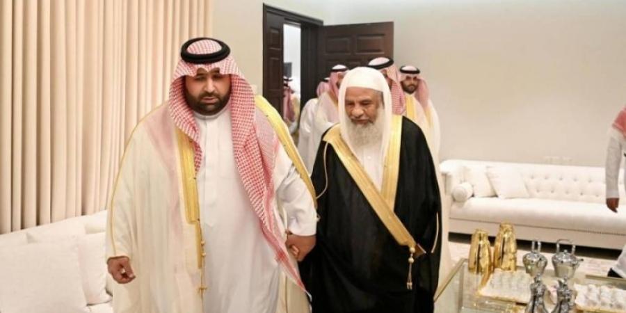 أمير منطقة جازان يعايد الشيخ العامري