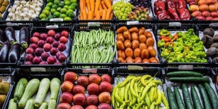 الطماطم بـ8.. أسعار الخضروات والفاكهة اليوم الجمعة 6 يونيو 2025