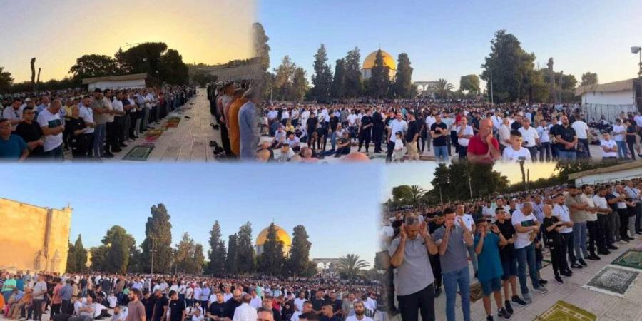 عشرات الآلاف يؤدون صلاة عيد الأضحى في المسجد الأقصى المبارك