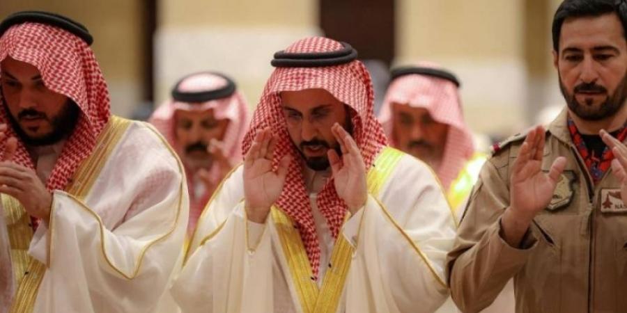 محافظ الخرج يؤدي صلاة عيد الأضحى مع جموع المصلين