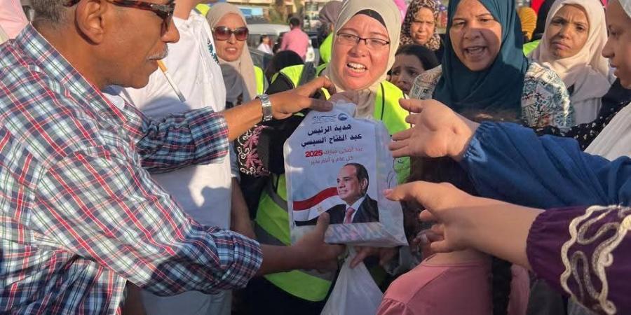 مستقبل وطن البحر الأحمر يوزع هدايا على الأطفال اجتفالا بالعيد