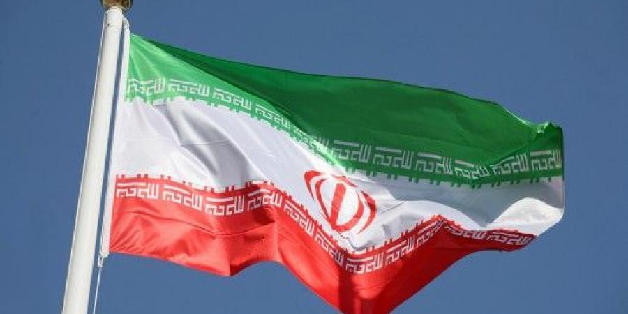 إيران تستنكر “النزعة العنصرية” لقرار منع السفر الى الولايات المتحدة