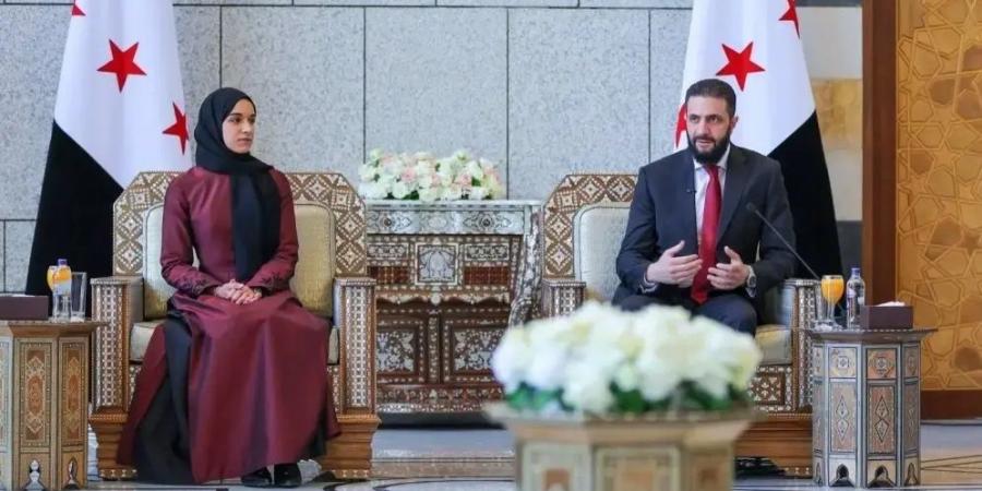 الشرع يتحدث عن زوجته: عاشت معي في مغارات وتنقلنا في 49 سكنا خلال سنوات التهجير والنزوح (فيديو)