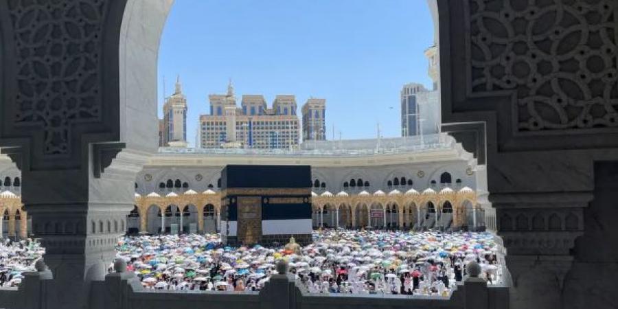 الحجاج المتعجّلون يؤدون "طواف الوداع"