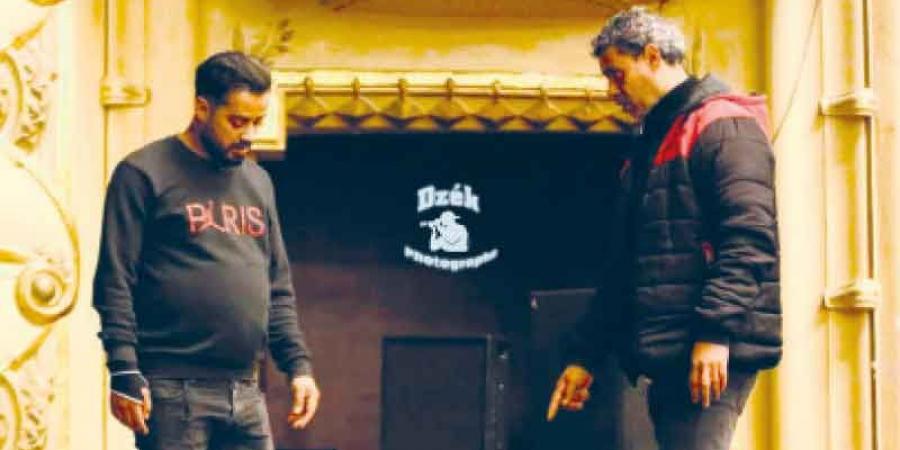«وان مان شو» ينقد البيروقراطية الإدارية «زارتنا البركة» جديد العربي المازني