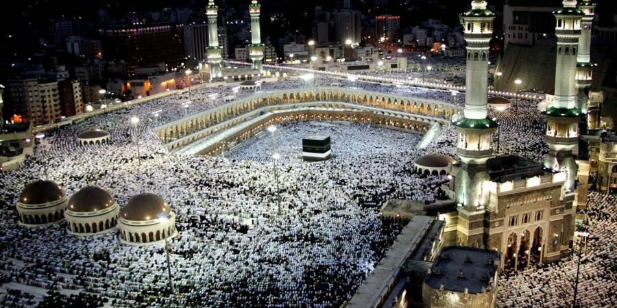 السعودية تعلن استئناف موسم العمرة