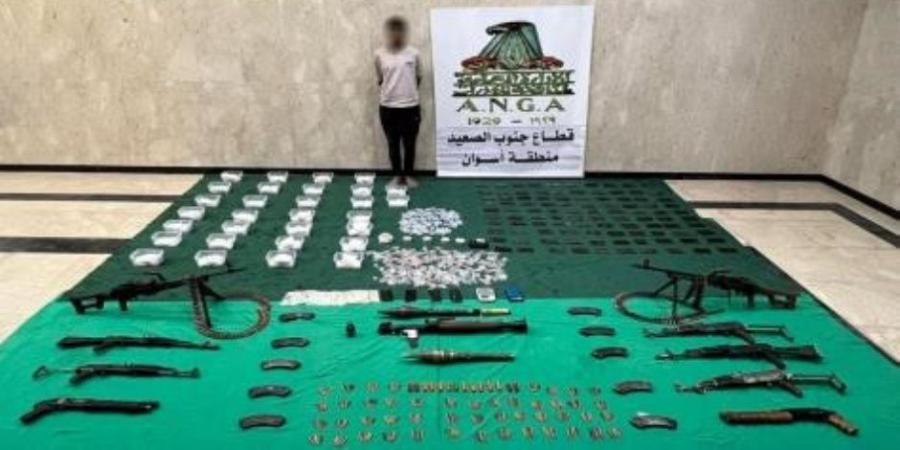 مصرع 5 عناصر جنائية وضبط آخر وإصابة ضابط شرطة عقب تبادل إطلاق النيران مع القوات بأسوان