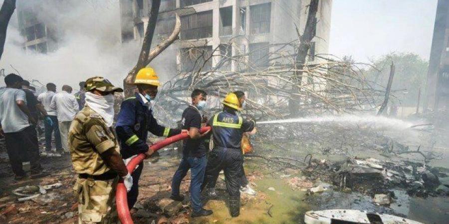العثور على ناجيين من حادث تحطم طائرة ركاب في ولاية غوجارات الهندية