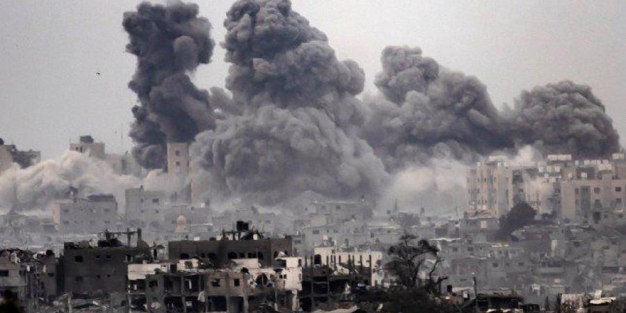 وصول جرحى فلسطينيين بينهم الطفل أدم الناجى الوحيد من فاجعة آل النجار للعلاج بإيطاليا