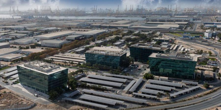 1500 شركة متخصّصة في «التجزئة والتجارة العامة» تعمل في «جافزا»
