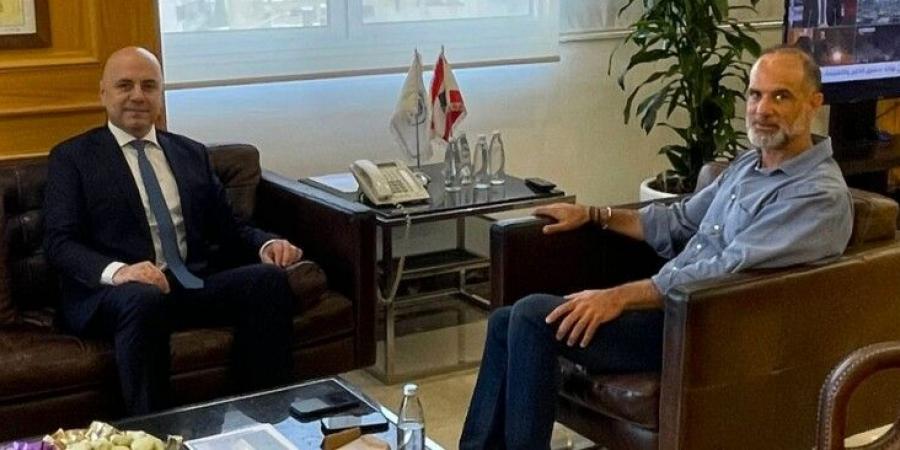 حاصباني بحث مع رسامني بموضوع إزالة الركام من محيط اهراءات مرفأ ‎بيروت