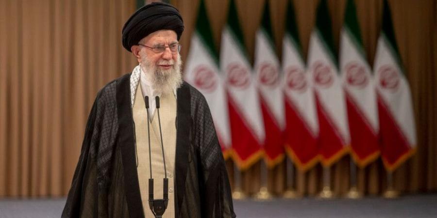 خامنئي مهددا بالعبرية: توقعوا عقابا شديدا!