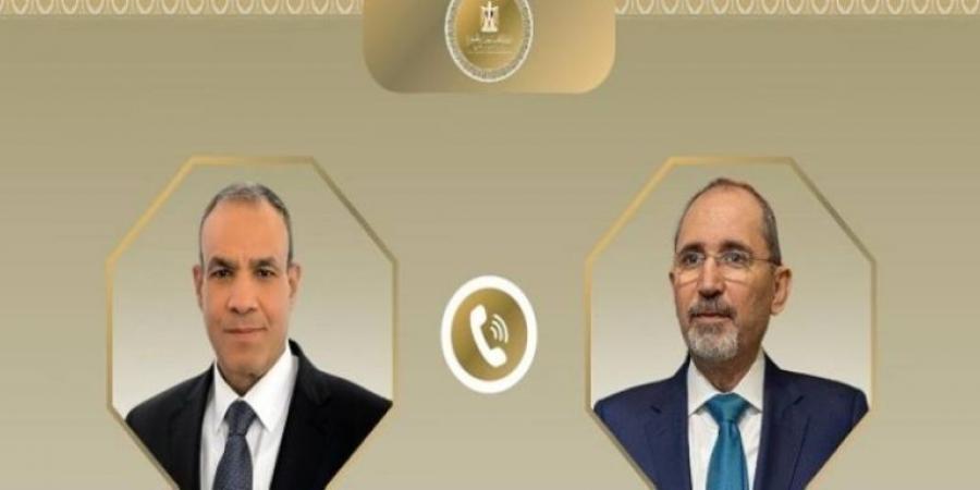 وزير الخارجية الأردني ونظيره المصري يبحثان هاتفيًا الجهود المبذولة لتحقيق التهدئة الإقليمية