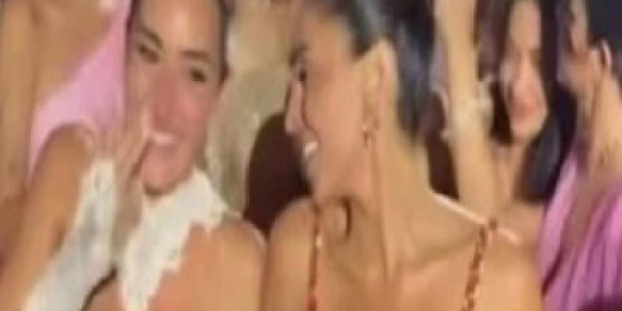 دينا الشربيني مطلوبة على جوجل بعد مشاركتها فى حفل زفاف أمينة خليل