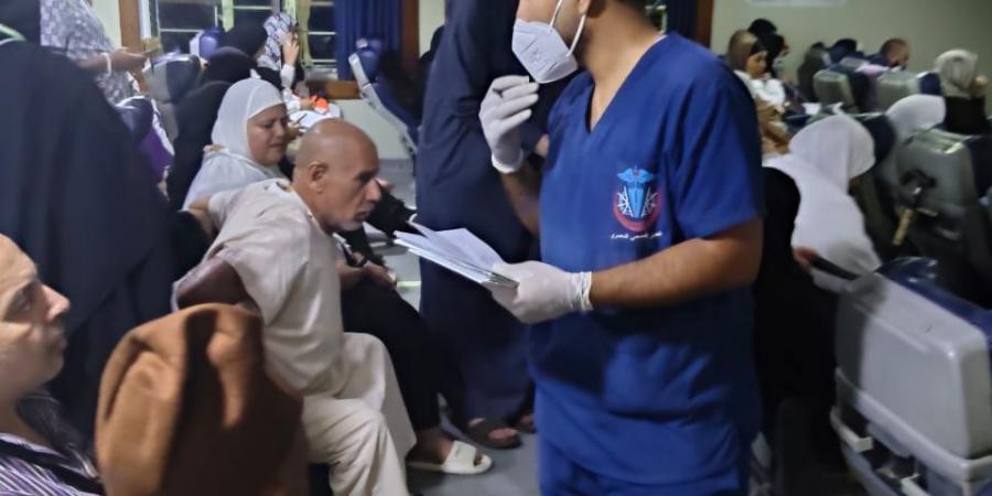 وصول 306 حاج و7 باصات لميناء نويبع البحري