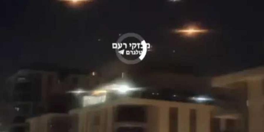 عاجل: إيران تشن الآن هجوما صاروخيا مكثفا على اسرائيل ”فيديو”
