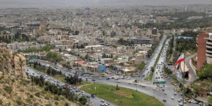 "تسنيم": الدفاعات الجوية في شيراز أسقطت مسيرة إسرائيلية اقتربت من منشأة صناعية عسكرية
