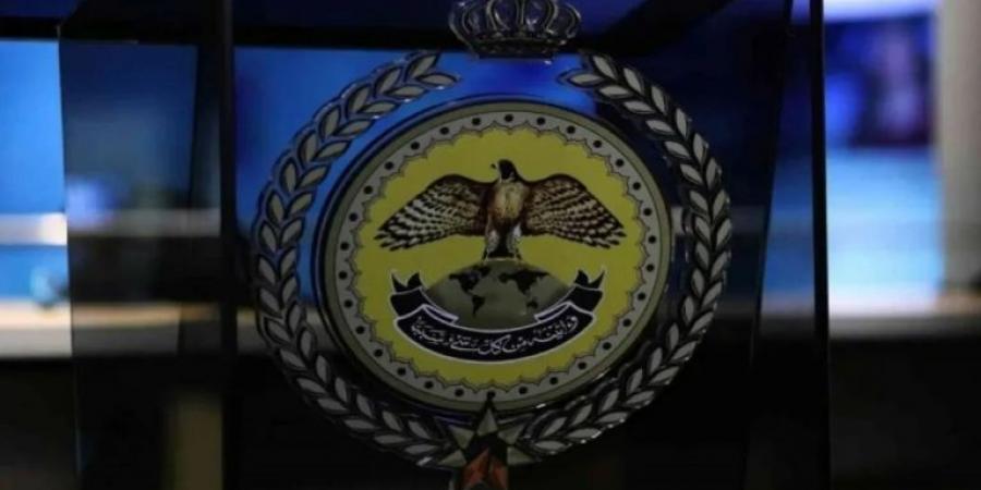 مركز الأزمات: يؤلمنا أن نرى مواطنين يعتلون منازلهم لمشاهدة الأجسام الطائرة