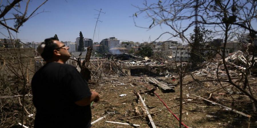 الحرس الثوري الإيراني يدعو سكان تل أبيب إلى الإخلاء