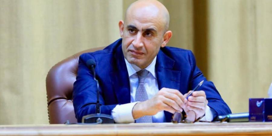 وزير التعليم يتابع إجراءات دخول طلاب الثانوية العامة اللجان من غرفة العمليات
