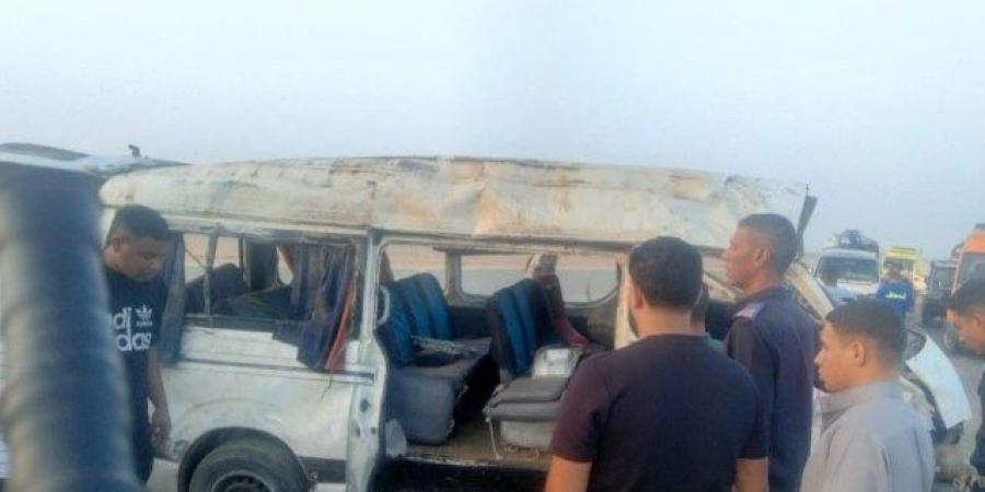 إصابة 15 شخصا في انقلاب ميكروباص بحدائق أكتوبر