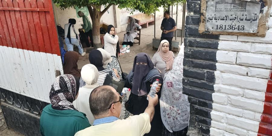 توزيع مياة معدنية على طلاب الثانوية العامة يكوم حمادة و شبراخيت