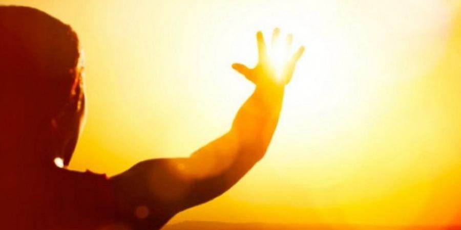 اعرف طرق التعامل معه.. ماذا قالت "الصحة" عن أعراض الإجهاد الحراري؟