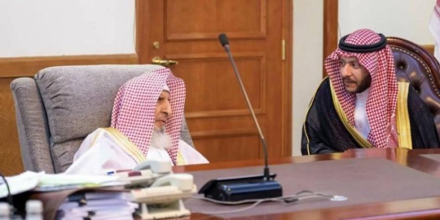 محافظ الطائف يزور المفتي العام للمملكة
