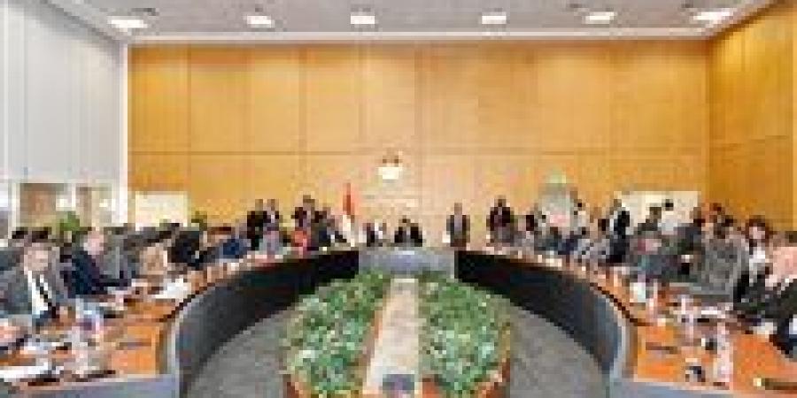 وزير الإسكان يعقد اجتماعه الدوري مع أعضاء مجلسي النواب والشيوخ لبحث مطالب المواطنين