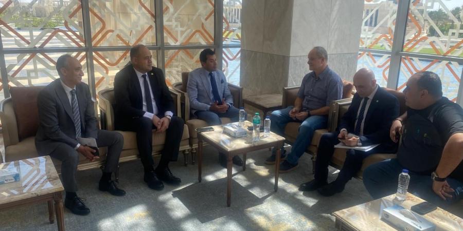 وزير الشباب يلتقي رئيس اتحاد رفع الأثقال