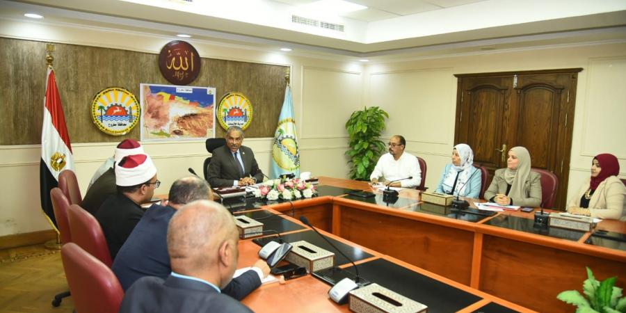 مناقشة جهودومقترحات الخطة التنفيذية للسكان والارتقاء بخصائص مطروح