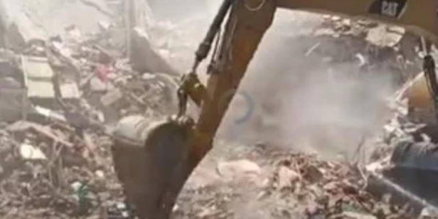 انتشال جثة خامسة من أسفل ركام المنزل المنهار فى السيدة زينب
