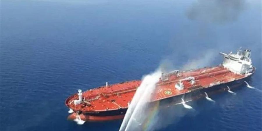 الإمارات تجلي 24 شخصاً من ناقلة نفط إثر تصادم في بحر عُمان