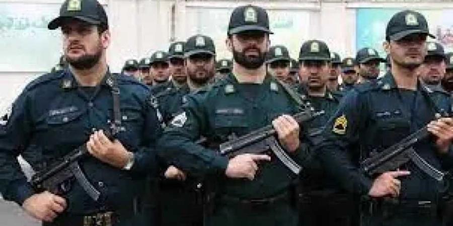 إيران تعتقل ”فريقًا إرهابيًّا” مرتبطًا بـ”الموساد” الإسرائيلي في طهران وبحوزته متفجرات وأسلحة متقدمة