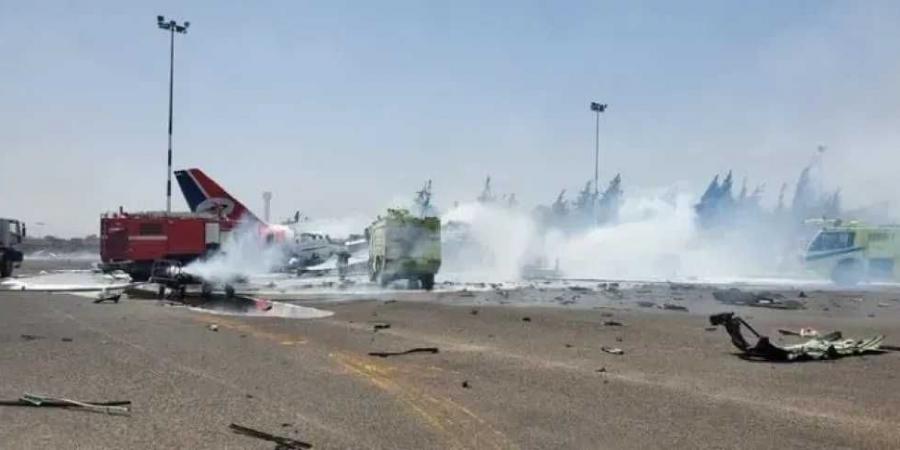 خبراء إيرانيون يجرون دراسة على صاروخ إسرائيلي غير منفجر سقط في مطار صنعاء