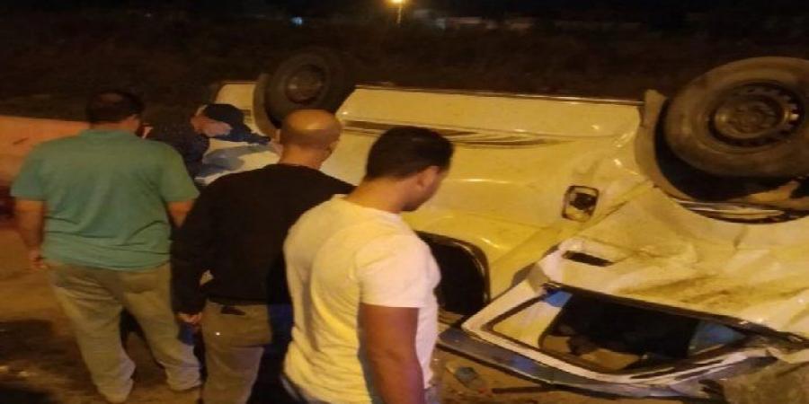 بالأسماء.. 11مُصابًا في حادث تصادم سيارتين بزارعي البحيرة