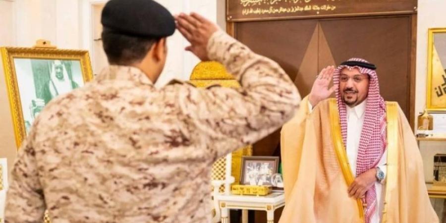 أمير القصيم يستقبل قائد لواء الخليفة عمر بن عبدالعزيز بالمنطقة