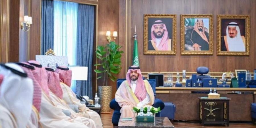 أمير الحدود الشمالية يتابع تنفيذ خطة تفويج الحجاج الإيرانيين عبر منفذ جديدة عرعر