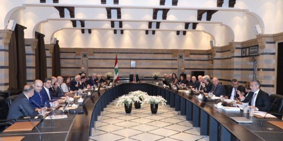 بدء جلسة مجلس الوزراء في السراي الحكومي