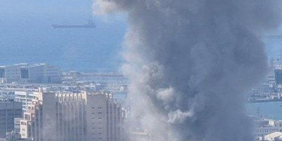 القناة 12 الإسرائيلية: أنباء عن سقوط ضحايا في حيفا وقرب تل أبيب جراء القصف الإيراني الأخير