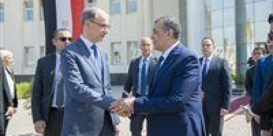 وزير الدولة للإنتاج الحربي يستقبل رئيس وزراء صربيا لبحث آليات تعزيز التعاون المشترك