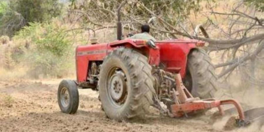 بيئة الباحة تُعيد حرث (858)م3 تضم (393) مزرعة بالمندق