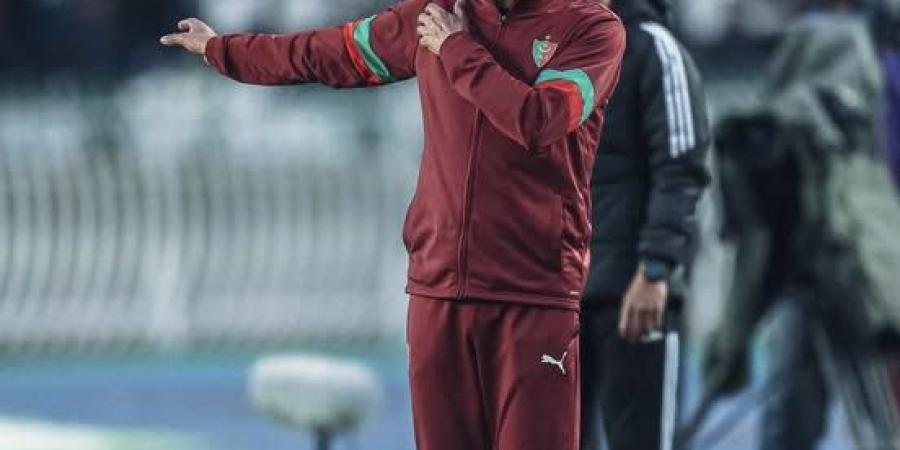 بطولة الجزائر - مولودية الجزائر تتوج باللقب تحت قيادة المدرب خالد بن يحيي