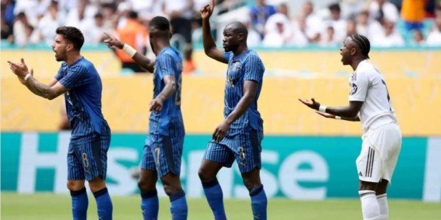 بسبب الهلال وصلة "توبيخ" لـ فينيسيوس